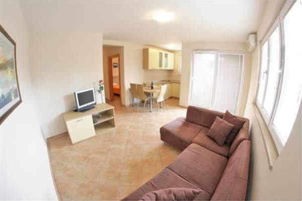 Apartments Villa Bondi Makarska Zewnętrze zdjęcie